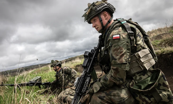 NATO bën gati “rojen lindore”, pas shkeljes se hapsirës ajrore të Polonisë shtohen forcat ushtarake