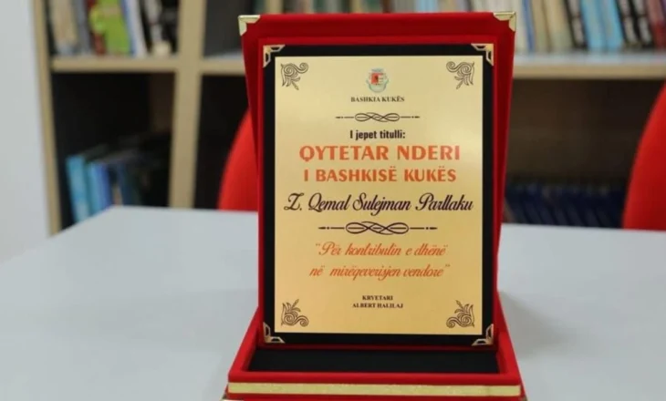 Nderohet me titullin “Qytetar Nderi” Qemal Parllaku, u zgjodh kryetar i Bashkisë Kukës në zgjedhjet e para pluraliste