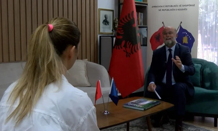 “Netët e filmit shqiptar” në Prishtinë, organizohet nga Ambasada Shqiptare / Nderohet Dhimitër Anagnosti