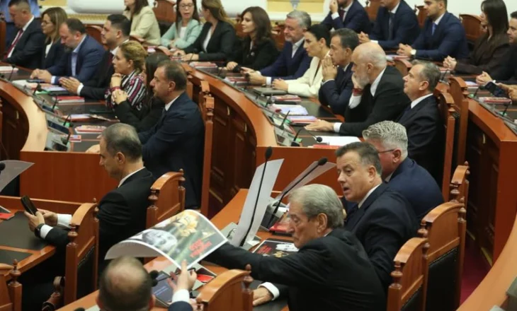 Nga 140 në 101 ligjvënës, ekspertët: Parlamenti më i vogël do të ishte më efikas