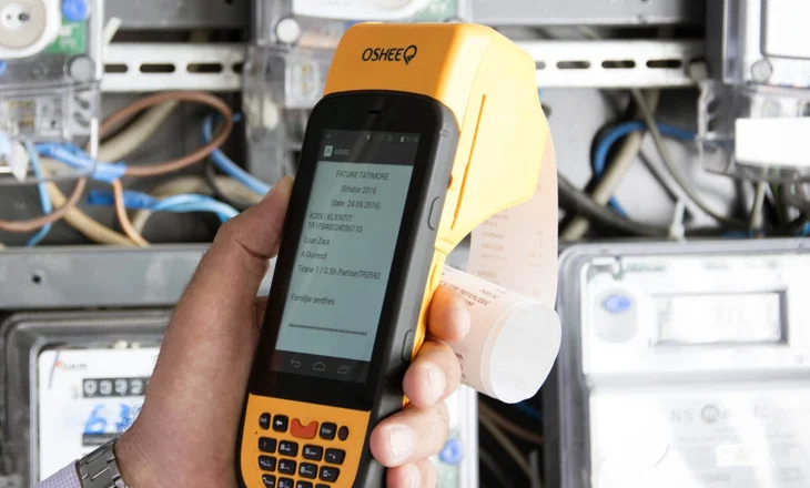 Nga pensionistët tek invalidët, skema si mund të shlyhen borxhet e energjisë elektrike, ja kategoritë përfituese
