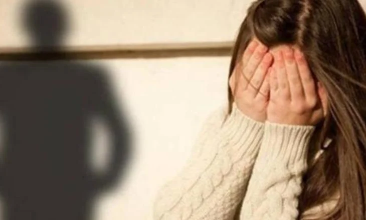Ngacmoi seksualisht një të mitur, nis hetimi për 80-vjeçarin