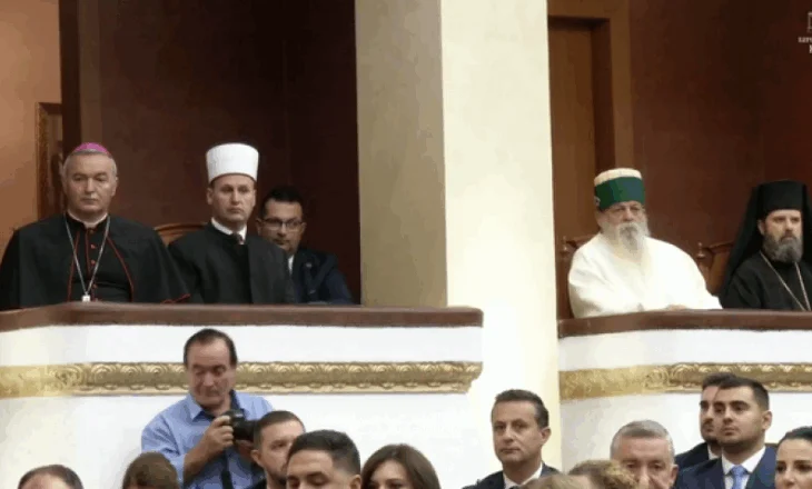 Nisja e seancës plenare, të pranishëm përfaqësuesit e komuniteteve fetare në vend