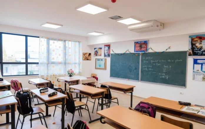 Nisja e vitit të ri shkollor/ Vetëm një fëmijë në klasë të parë, shifrat alarmante, bie numri i fëmijëve të regjistruar