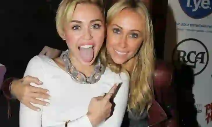 Njëri prej tyre ishte Liam Hemsworth! Miley Cyrus: Mamaja ime më inkurajonte të qëndroja me burrin e gabuar