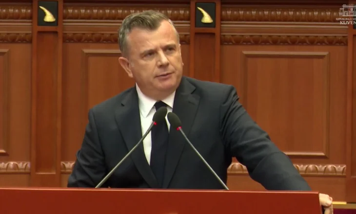 “Nuk do të bëjmë asnjë hap në shkelje të Kushtetutës”, Balla ftesë opozitës të votojnë ndryshimet e rregullores në Kuvend