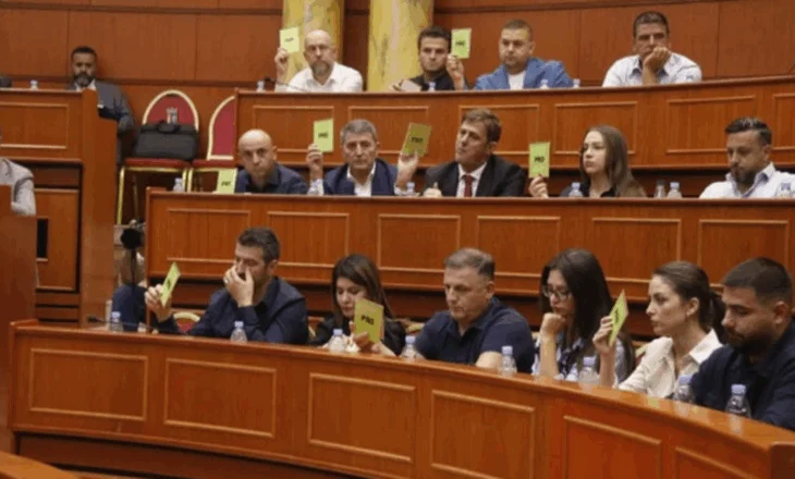 Nuk do të votojnë pro shkarkimit të kryebashkiakut, kush janë 3 të ‘besuarit’ e Veliajt