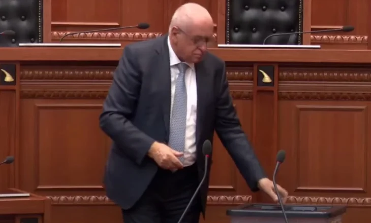 “Nuk e ka kuptuar mesazhin në Whatsapp”/ Tritan Shehu votoi ndryshe nga vendimi i Grupit, reagon Berisha: Të më sqarojë