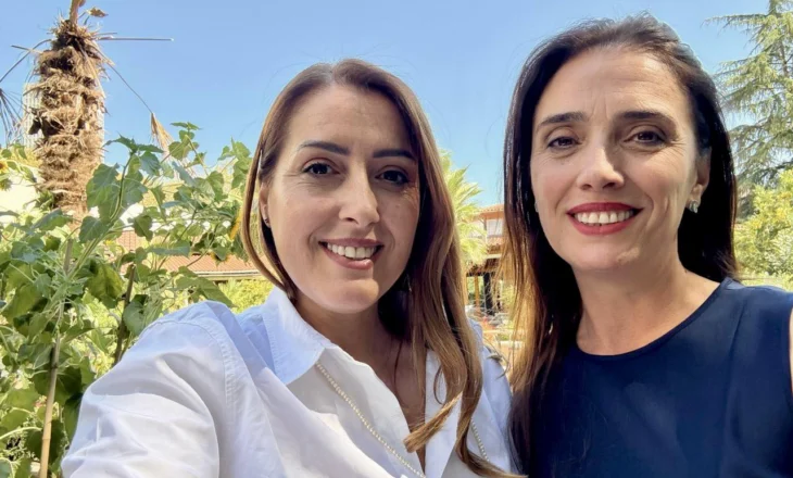 Ogerta Manastirliu, takim i përzemërt me Ermonela Jahon, ambasadoren e Shqipërisë në skenat botërore