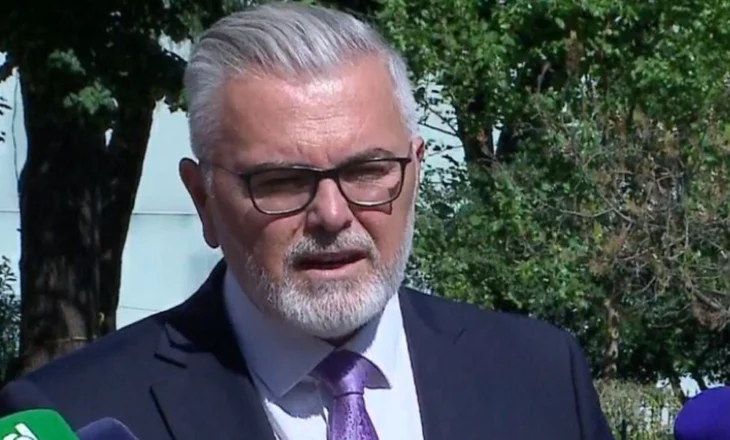 Opozita ndërpreu programin që qytetarët donin të dëgjonin/ Toni Gogu: Po tregojnë muskujt në Kuvend