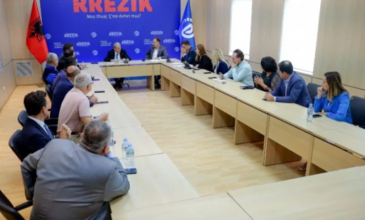 Pak para nisjes së Këshillit Bashkiak të Tiranës për Veliajn, mblidhet Grupi Parlamentar i PD-së