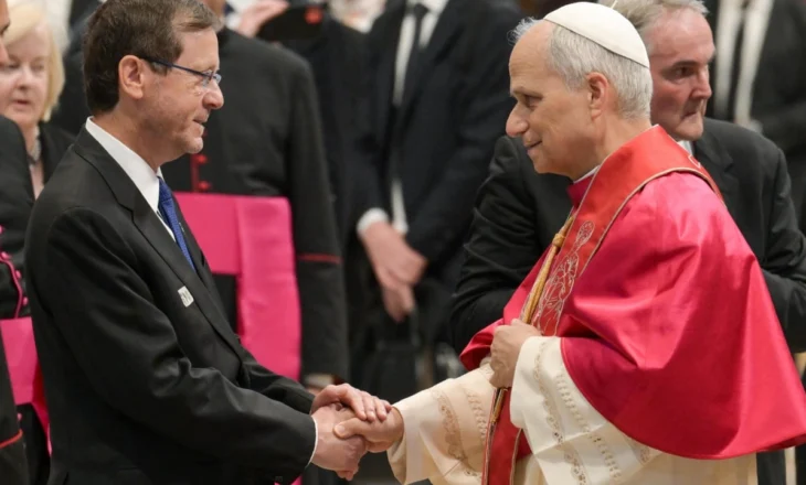 Papa Leoni pret në Vatikan presidentin izraelit, Herzog: Jemi të përkushtuar për mbrojtjen e komuniteteve të krishtera në Tokën e Shenjtë
