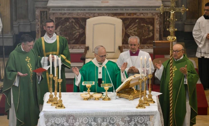 Papa Leoni XIV nga Vatikani: Qeveritë nuk duhet ta shdërrojnë pasurinë në armë, që shkatërrojnë popujt