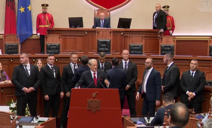 Parlamenti i ri nis me debate, Berisha rinis akuzat, Rama: Mos e pengo kundërshtarin që gabon