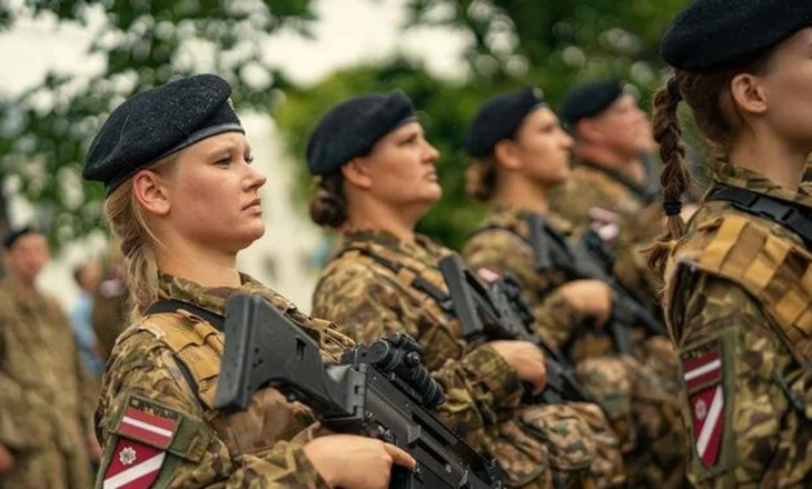 Pas Danimarkës, një tjetër shtet i NATO-s përgatitet të rekrutojë gratë në forcat ushtarake