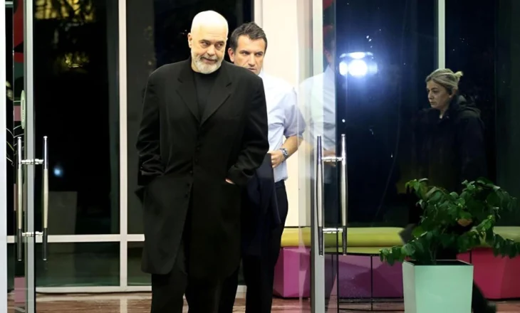 Pas shkarkimit të Veliajt, Rama thërret në takim nënkryetarët e bashkisë Tiranë, e pranishme dhe Manastirliu