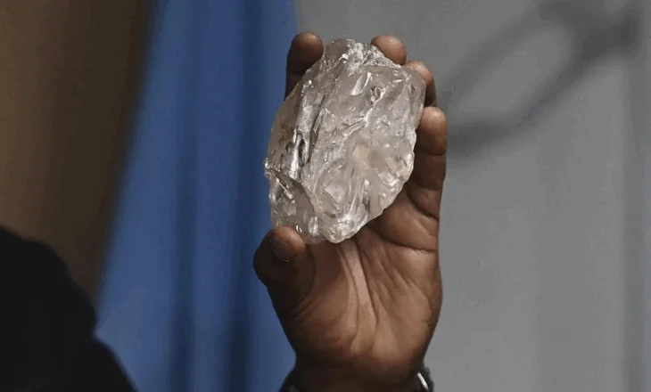 Pas zbulimit, diamanti i dytë më i madh në botë pret çmimin