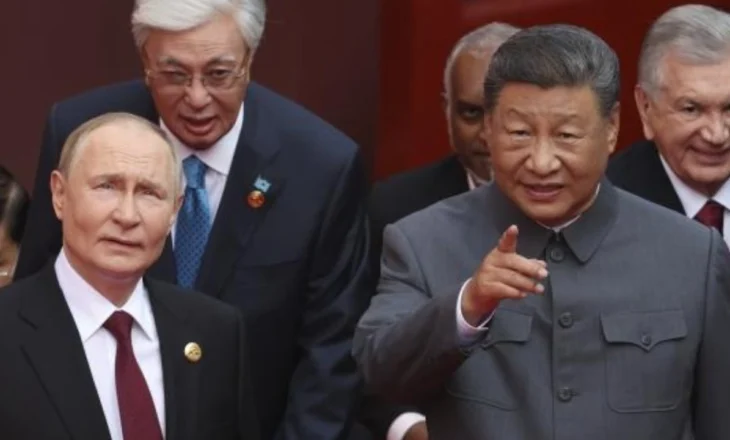 “Pavdekësia është e mundur”/ Mikrofonat zbulojnë bisedën e çuditshme të Putinit dhe Xi Jinping gjatë paradës në Pekin: Mund të jetojmë 150 vjet