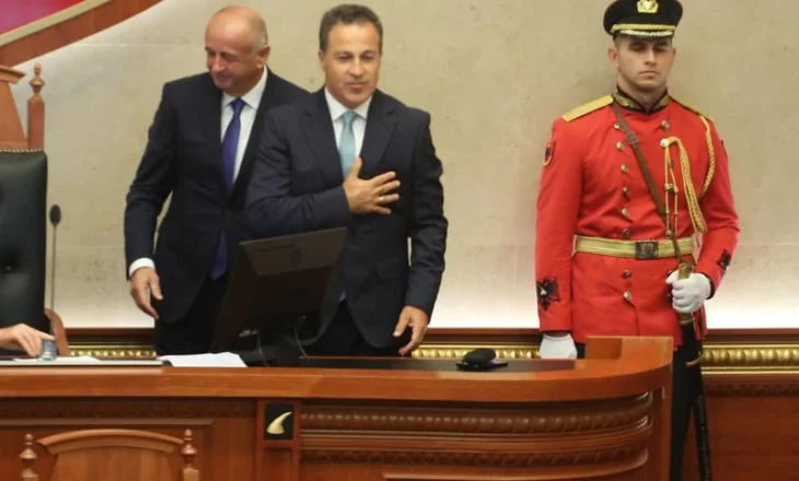 Peleshi mbledh sot krerët e grupeve parlamentare, në fokus struktura e re e komisioneve