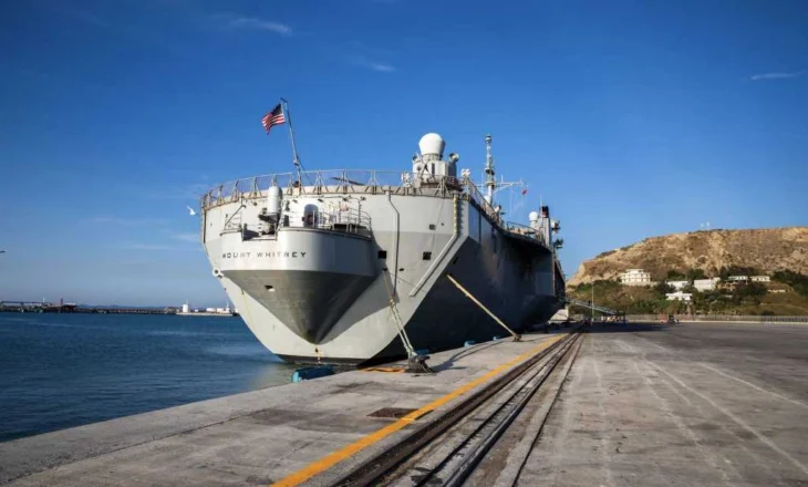 Për herë të parë në portin e Durrësit, zbarkon anija luftarake amerikane