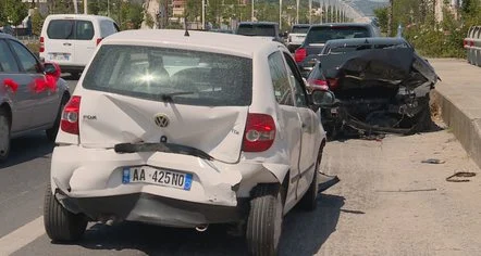 “Përgjaken” rrugët në verë/ Më pak aksidente më shumë viktima, të rinjtë ndër shkaktarët kryesorë