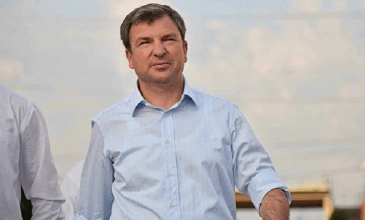 Përmirësohet gjendja shëndetësore e Vangjush Dakos, rikthehet në qeli. Në burg do qëndrojë disa ditë