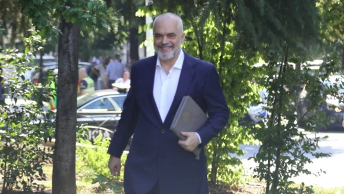 “Përplasje klanesh brenda PS”, gazetari zbulon ministrat që fuqizohen në qeverinë ‘Rama 4’