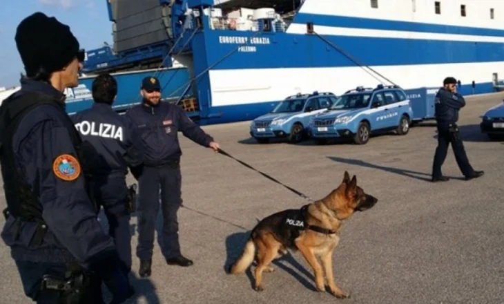 Pesë vite në arrati, vihet në pranga shqiptari me precedentë të shumtë penal. Ja si u arrestua në portin e Brindisit