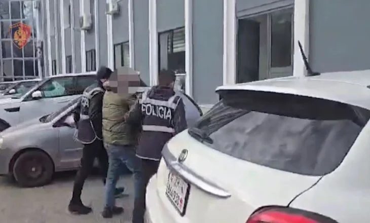 Plagosje me thikë pas një konflikti në Elbasan, arrestohet 29-vjeçari