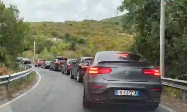 Plazhet e veriut të zbrazura? Trafik kilometrik në rrugët kryesore