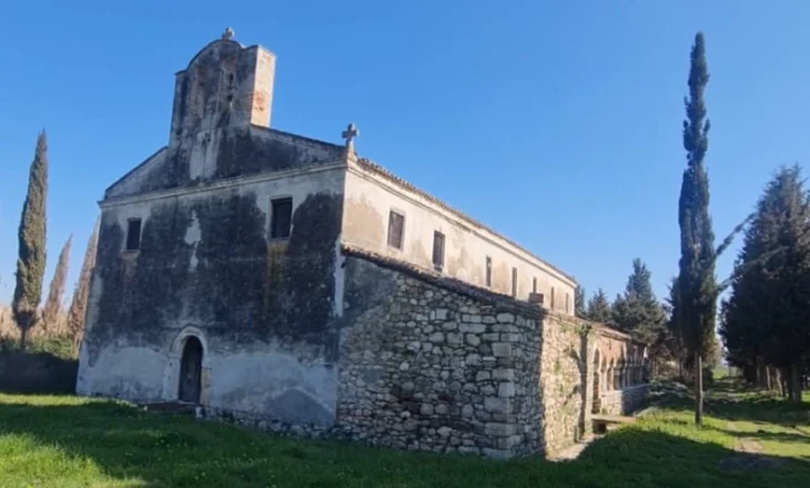 Po restaurohet Kisha e Shën Todrit , një nga me të vjetrat e Myzeqesë