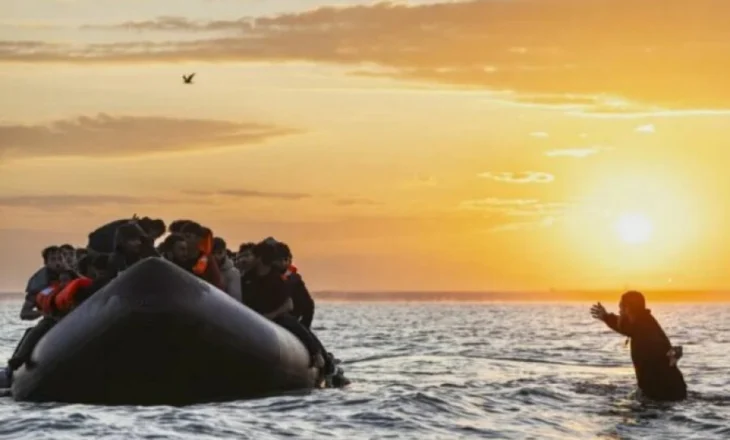 ‘Po tallen me ligjet tona’, Britania zotohet të luftojë bllokimet ligjore që pengojnë largimin e emigrantëve