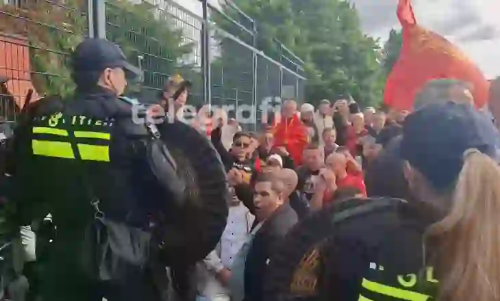 Policia holandeze largon protestuesit shqiptarë para Gjykatës Speciale në Hagë