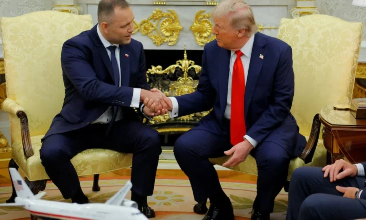 “Polonia ndodhet në një lagje të vështirë”/ Trump pret Karol Nawrockin, Presidenti amerikan i dërgon mesazh Putinit: Nëse ne nuk jemi të kënaqur…
