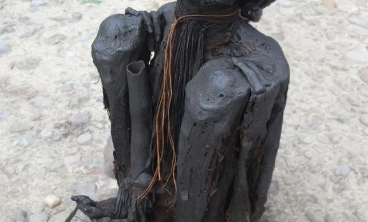 Praktika e mumifikimit të tharë me tym, krijoi mumiet më të vjetra në botë