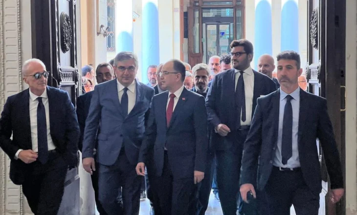 Profesori italian prej dy muajsh në burgun e Fierit për një aksident rrugor, deputeti italian letër Begajt: Është e papranueshme!