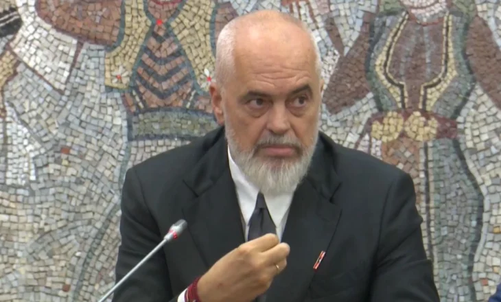 “Projekte si kopshtet e Babilonisë”/ Rama: Është një ndërtues në Tiranë që ka marrë leje me një fasadë të mbuluar me pemë, por s’ka mbjellë asnjë