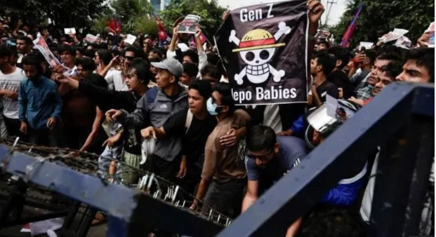 Protesta të fuqishme në Nepal/ Tërhiqet qeveria, heq bllokadën për rrjetet sociale