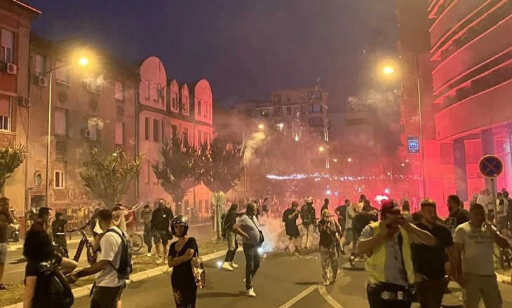 Protestat në Novi Sad, policia përdor bomba tymuese, mediat serbe zbulojnë detajet tronditëse