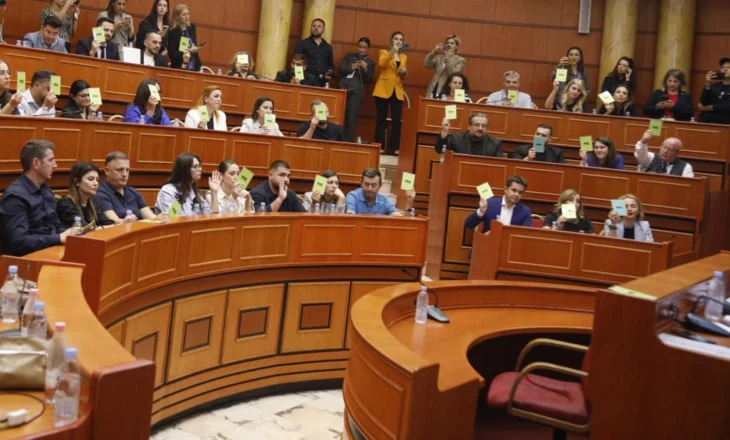 PS e PD bëhen bashkë, shkarkojnë Erion Veliajn