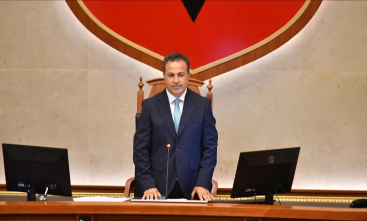 PS mbledh sot Grupin Parlamentar, Niko Peleshi takon përfaqësuesit e opozitës