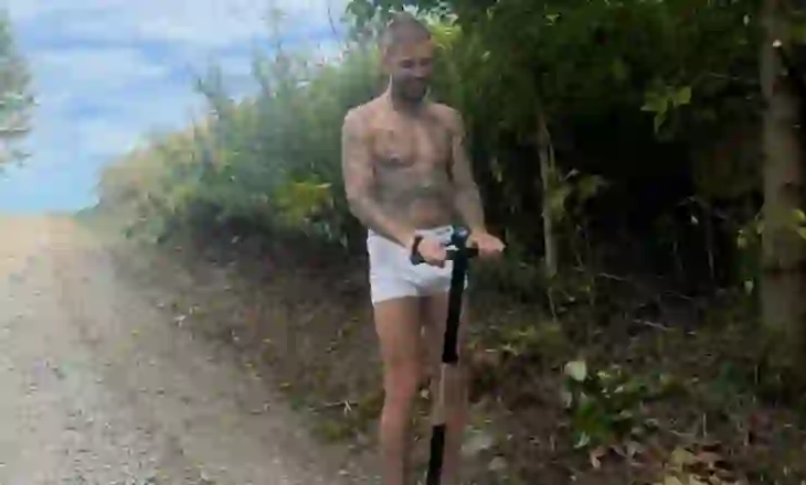 Pse po flet Justin Bieber me trupin dhe jo me fjalët?