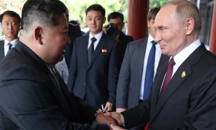Putin fton Kim Jong-un në Moskë, lideri Suprem i Koresë së Veriut i jep fjalën presidentit rus: Do bëjmë gjithçka për t’iu ndihmuar