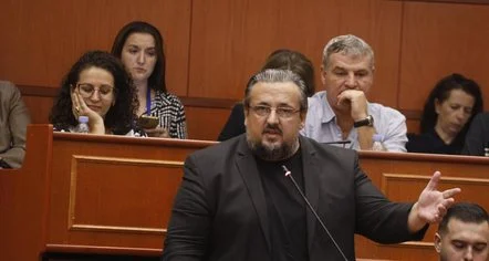 “Qeveria të hapë rrugën e zgjedhjeve në Tiranë”/ Reagon Teliti, pas shkarkimit: Mori atë që meritonte
