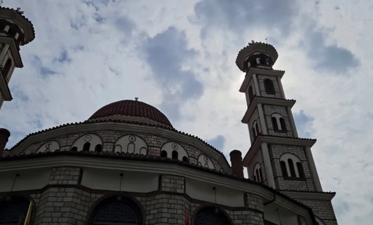 Qindra besimtarë morën pjesë/ Mbahet në Katedralen e Korçës ceremonia e Fronëzimit të Mitropolitit të Korçës, Hirësi Anastasit