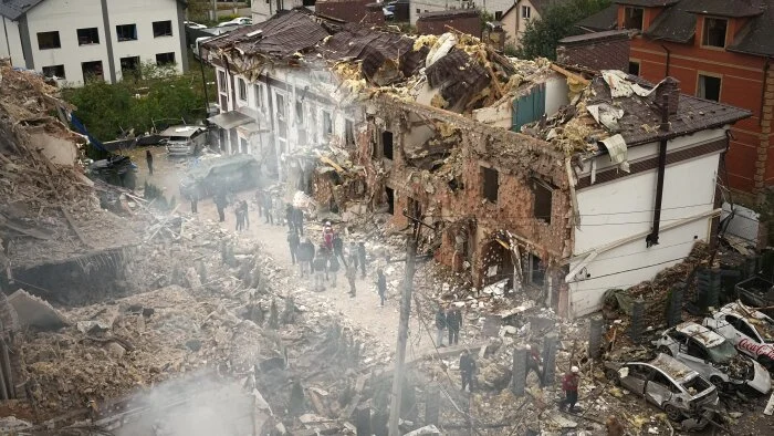 Qindra dronë rus mbi Ukrainë, sulmet shkaktojnë katër viktima, shumë të plagosur e dëme të mëdha
