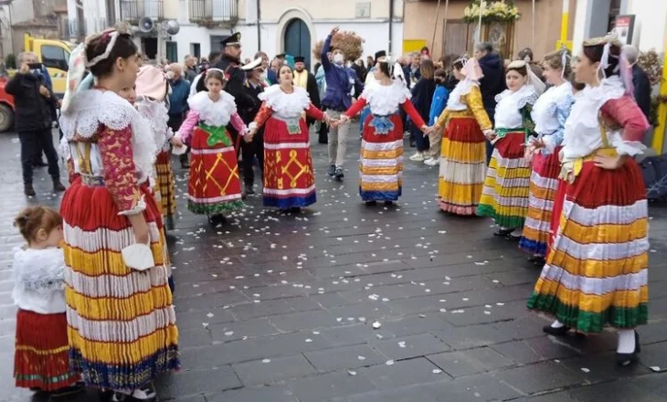 Rai3 Calabria nis programe në radio dhe televizion në arbërisht