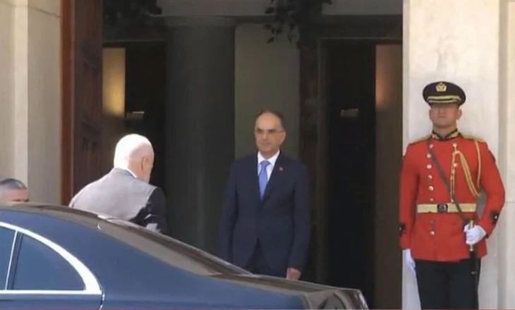 “Rama 4”/ Kryeministri mbërrin në presidencë, pritet nga Begaj