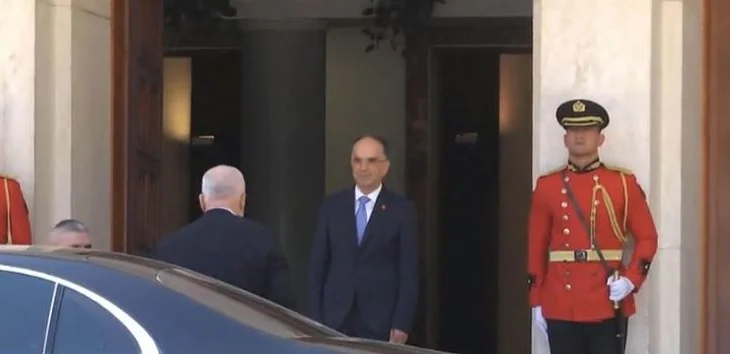Rama mbërrin në Presidencë, do të dorëzojë emrat e ministrave të rinj te Presdenti Begaj për të marrë dekretimin