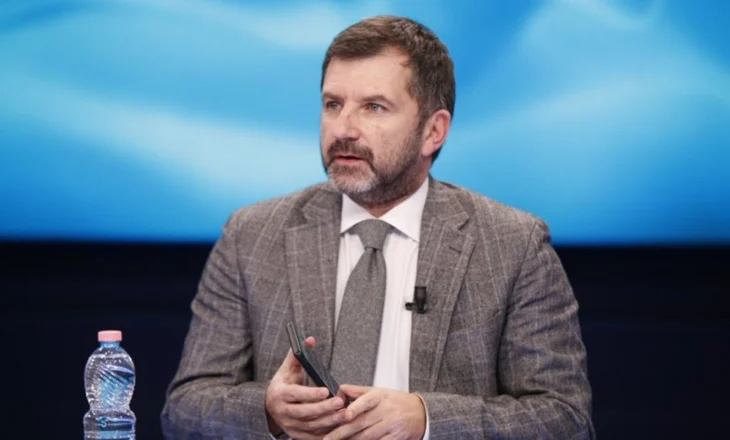 Rama mblodhi 32 debilat për të shkarkuar Veliajn” – Bushati shpërthen ndaj këshilltarëve socialistë: Minj vrimash, legenë!